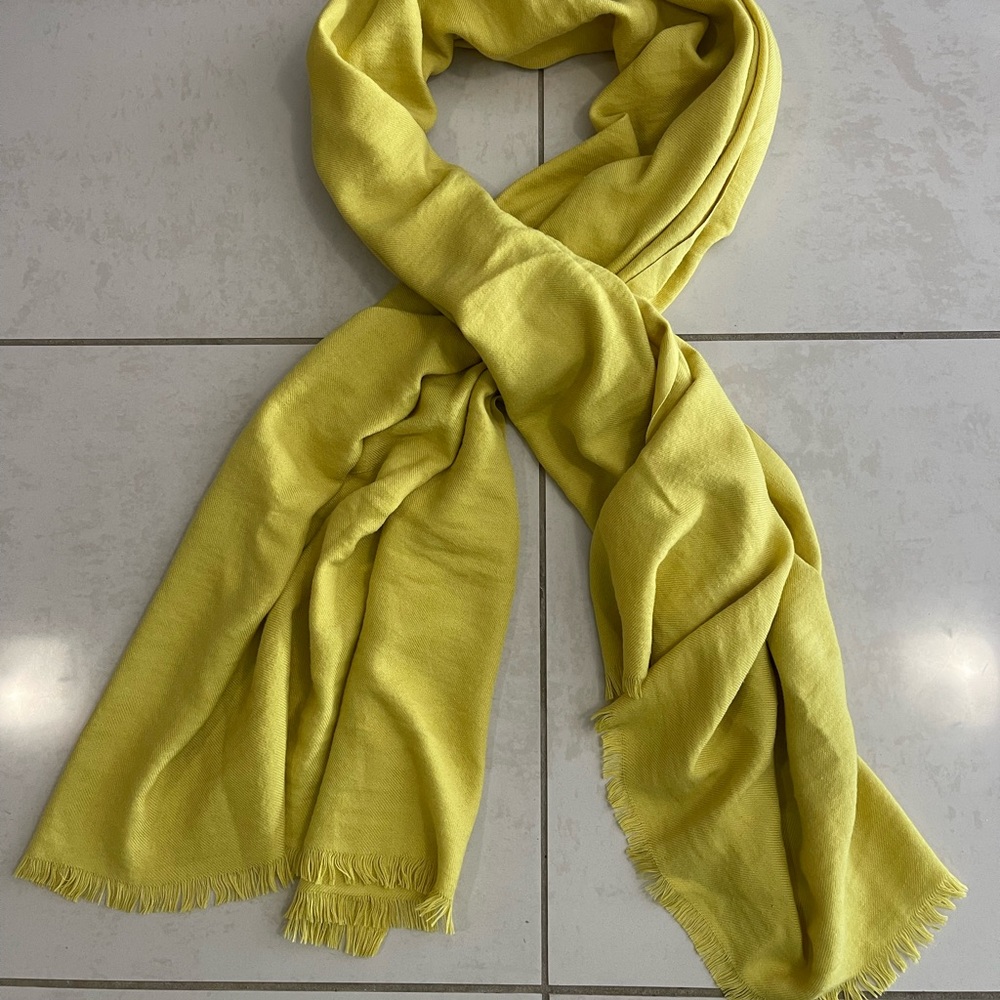 Scarf or Wrap 🧣 - Picture 6 of 6